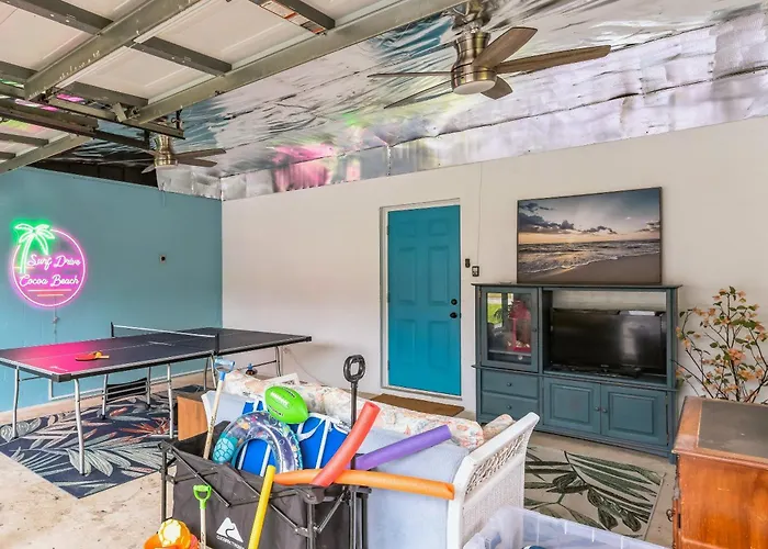 Beach House In Cocoa Beach - Steps To Beach - Game Room - Backyard With Grill - Playground