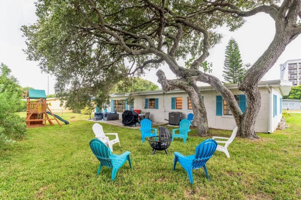 Beach House In Cocoa Beach - Steps To Beach - Game Room - Backyard With Grill - Playground * Cocoa Beach