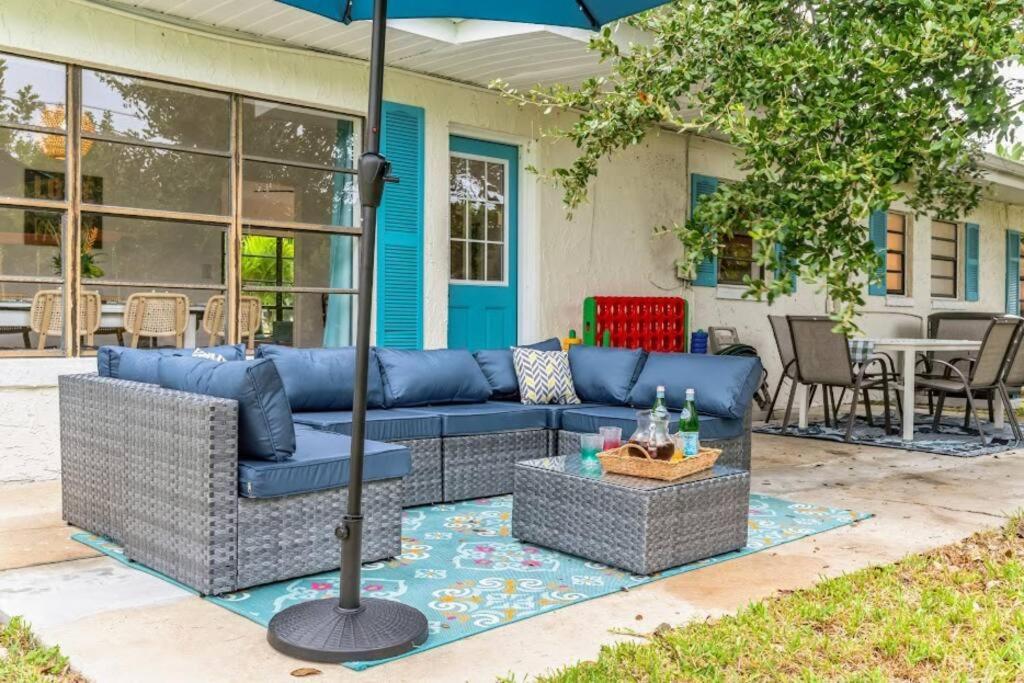 Holiday home Beach House In Cocoa Beach - Steps To Beach - Game Room - Backyard With Grill - Playground Cocoa Beach