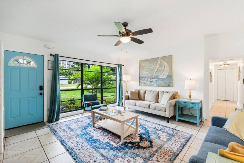 Beach House In Cocoa Beach - Steps To Beach - Game Room - Backyard With Grill - Playground *